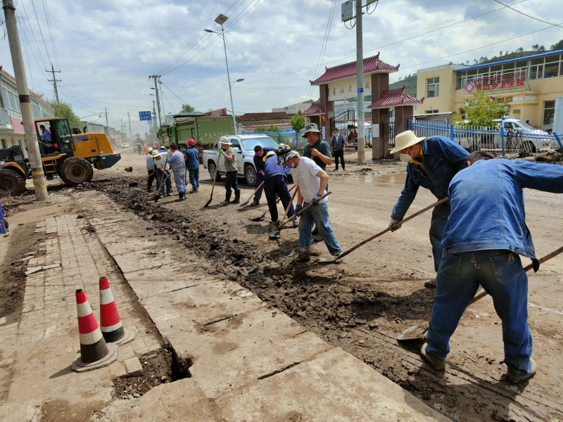 情系家鄉(xiāng)為人民 抗洪救災(zāi)勇?lián)?dāng)&mdash;&mdash;物產(chǎn)工投公司黨員干部、團(tuán)員青年奔赴災(zāi)區(qū)第一線搶險救災(zāi)