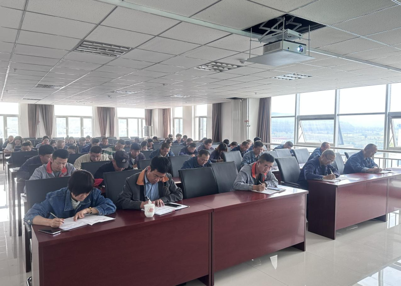 廉當(dāng)&ldquo;鐮&rdquo;可以除雜念   欲為&ldquo;獄&rdquo;勢(shì)必積災(zāi)難 &mdash;&mdash;集團(tuán)紀(jì)委書記為物產(chǎn)工投公司黨員干部、關(guān)鍵人員 授主題教育廉政專題黨課